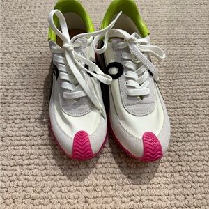 Stylish Women's Sneakers in White and Pink